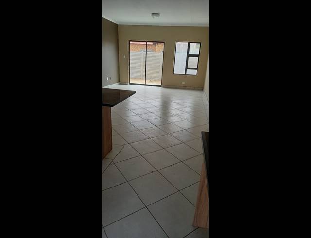 3 BEDROOM TOWNHOUSE FOR SALE IN RIVERSDALE
